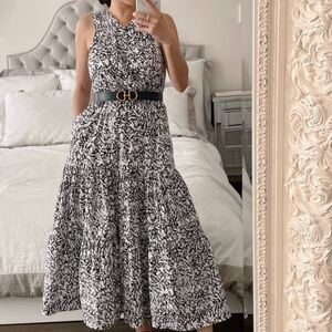 The design includes a gathered elastic waistband for a flattering fit and conven